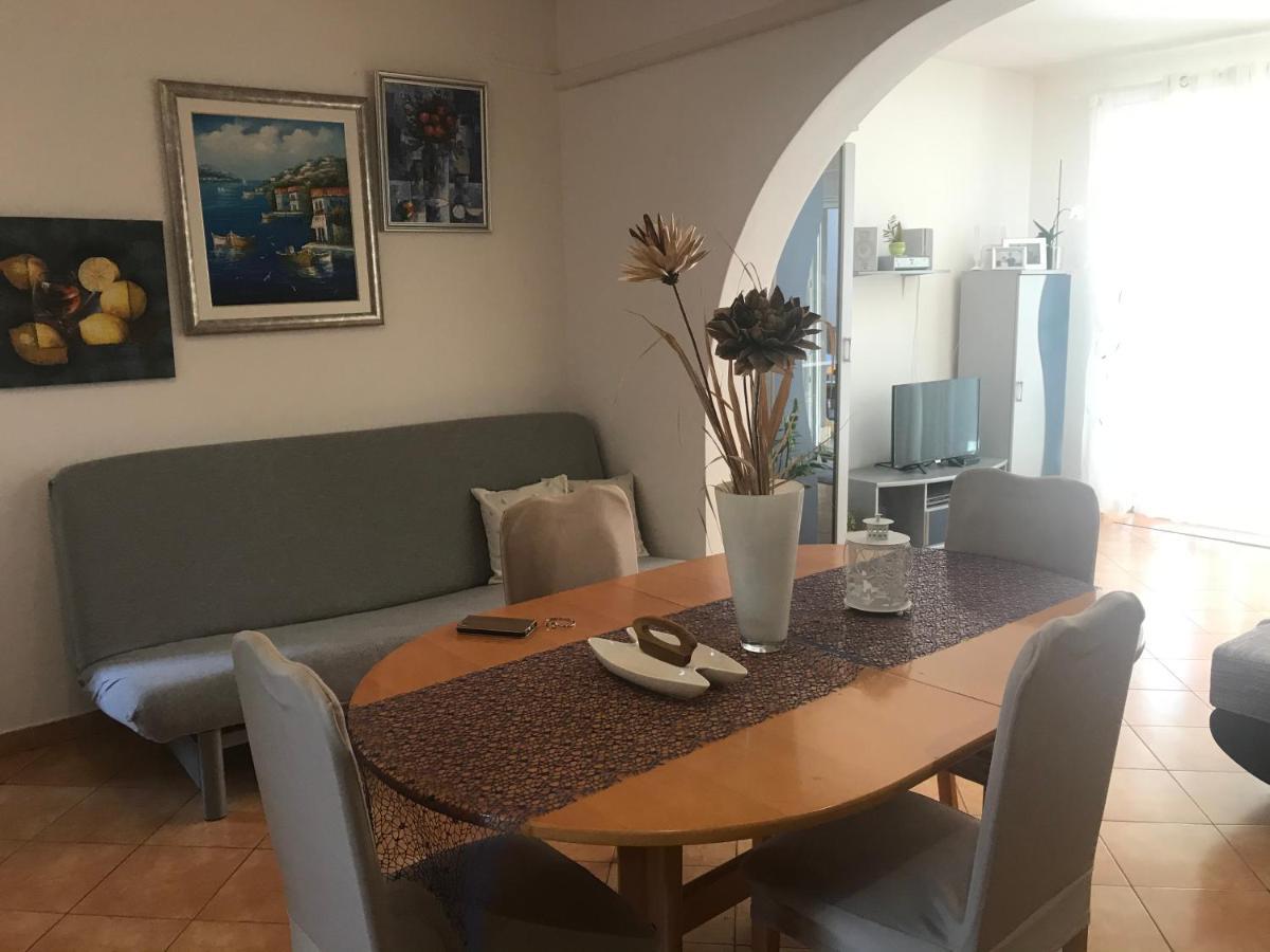 Deluxe Bluebay Oasis Apartment